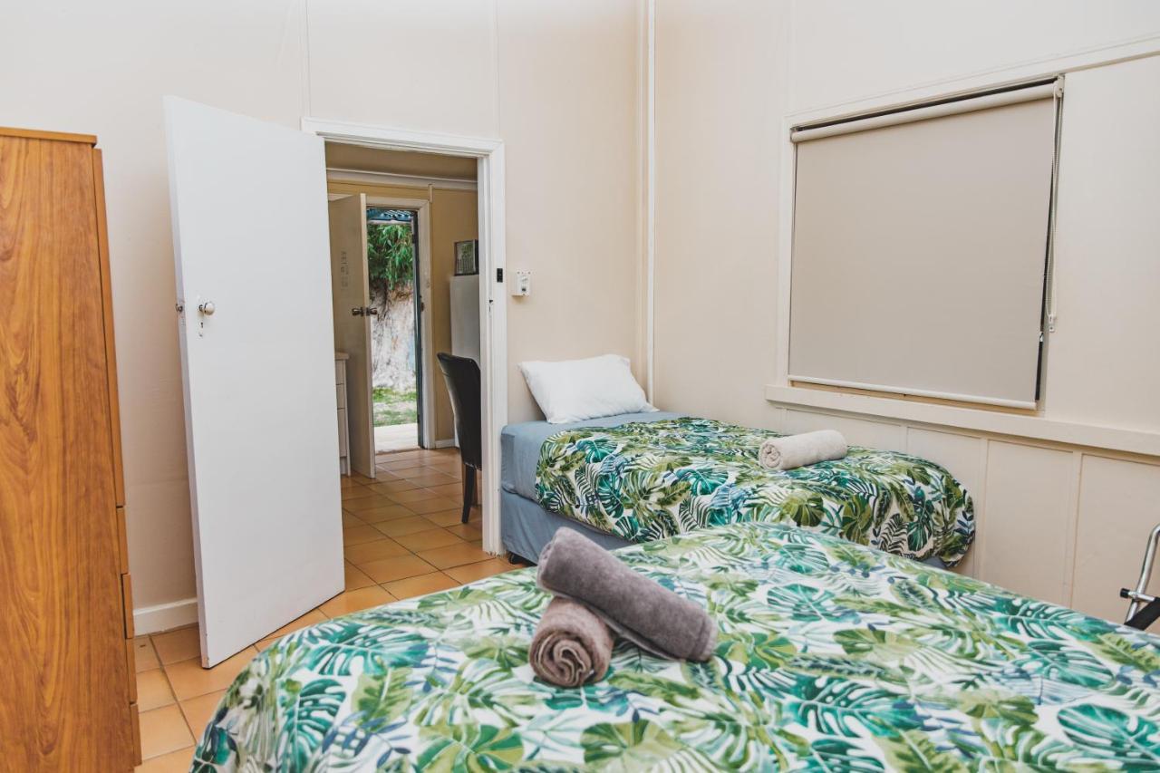 Dongara Hotel Motel Экстерьер фото